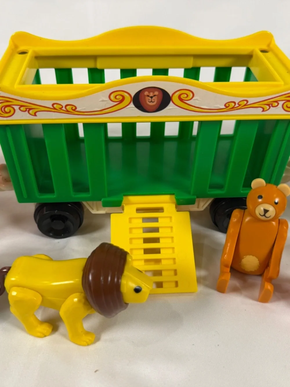 Vintage Fisher Price Little People Circus Train #991 3 Car Set